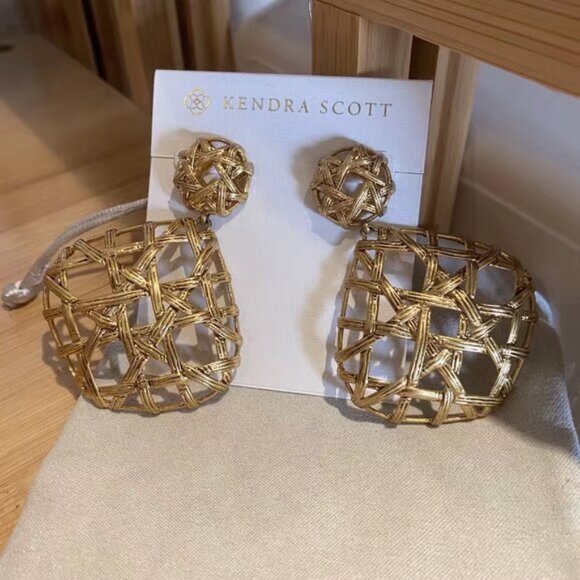 Kendra Scott Stud Earrings - Picture 3 of 3